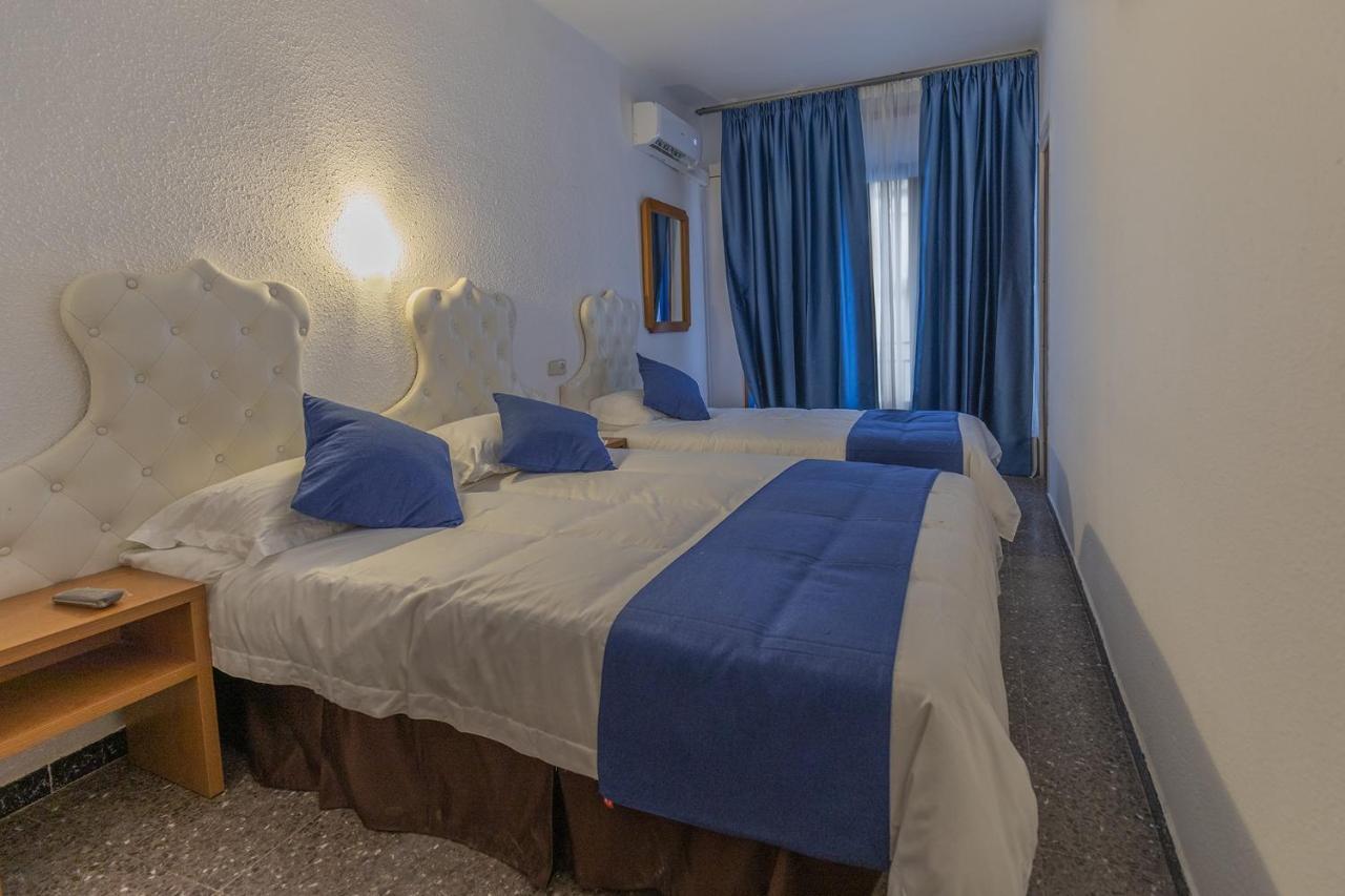 Hotel Vila Calella Oda fotoğraf